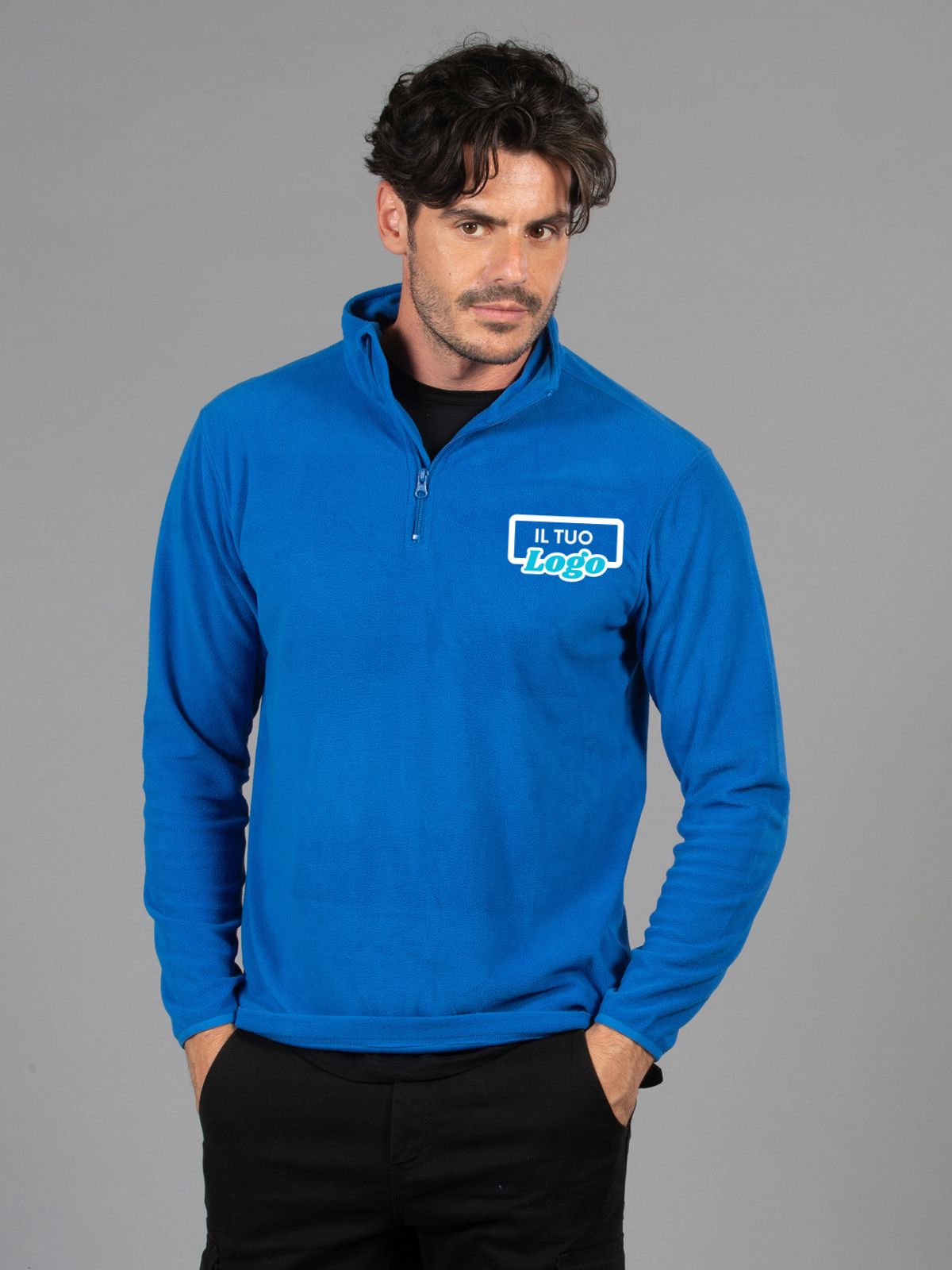 PILE UOMO CON MEZZA ZIP CON LOGO RICAMATO LATO CUORE